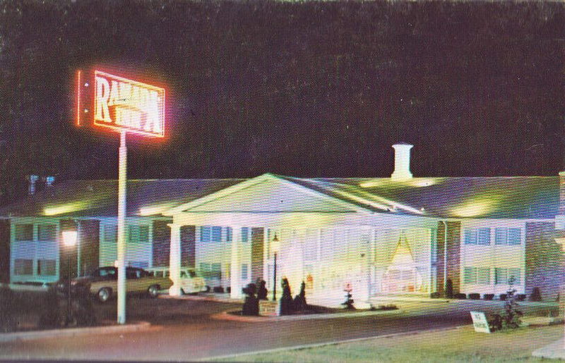 Michigan Inn Ann Arbor - Old Postcard (newer photo)